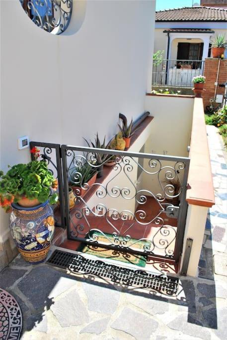 Sunny Courtyard Apartment Piombino Exterior foto