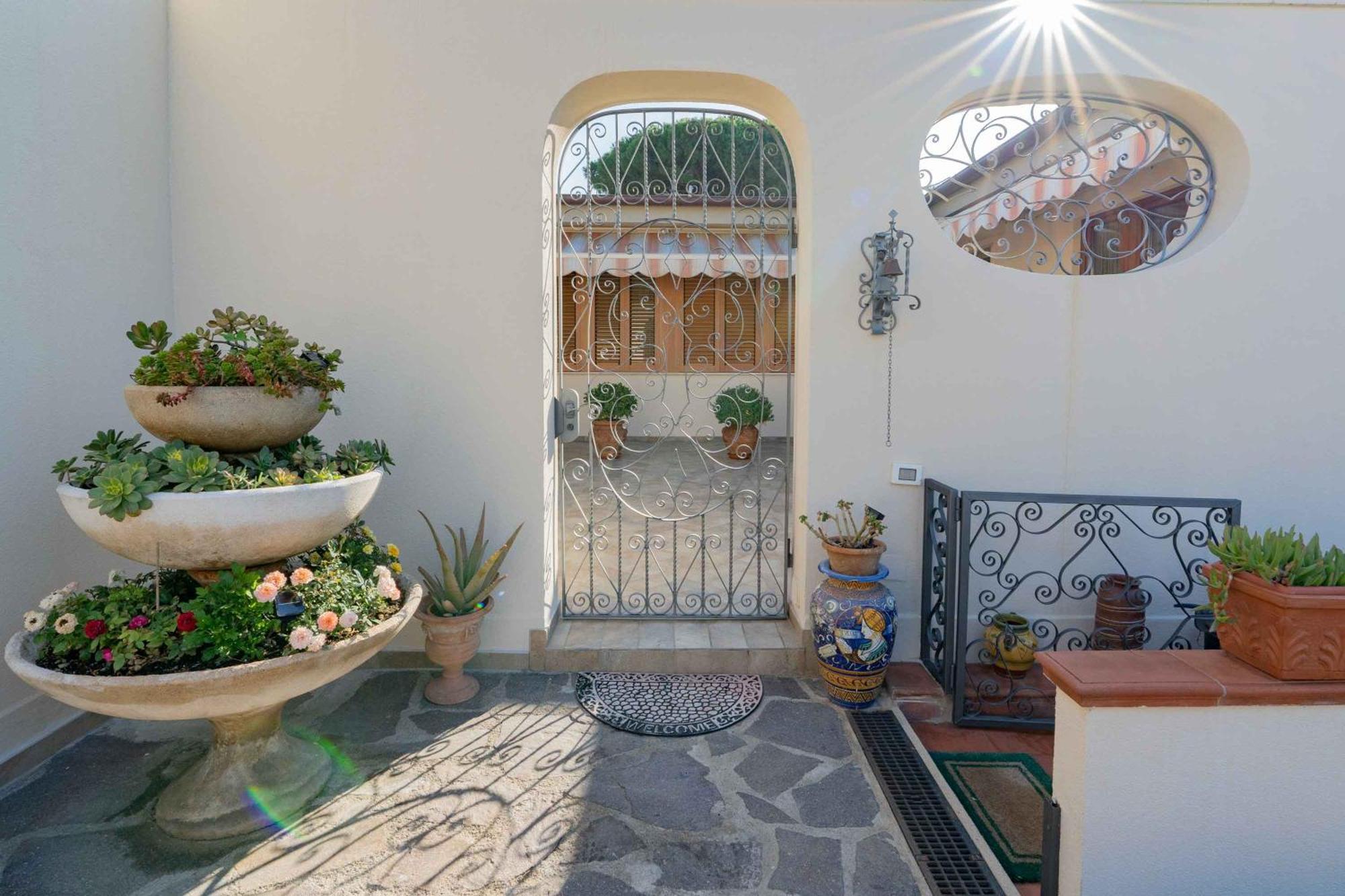 Sunny Courtyard Apartment Piombino Exterior foto