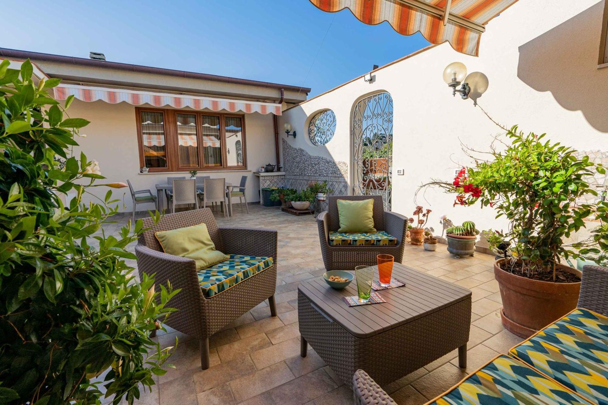 Sunny Courtyard Apartment Piombino Exterior foto